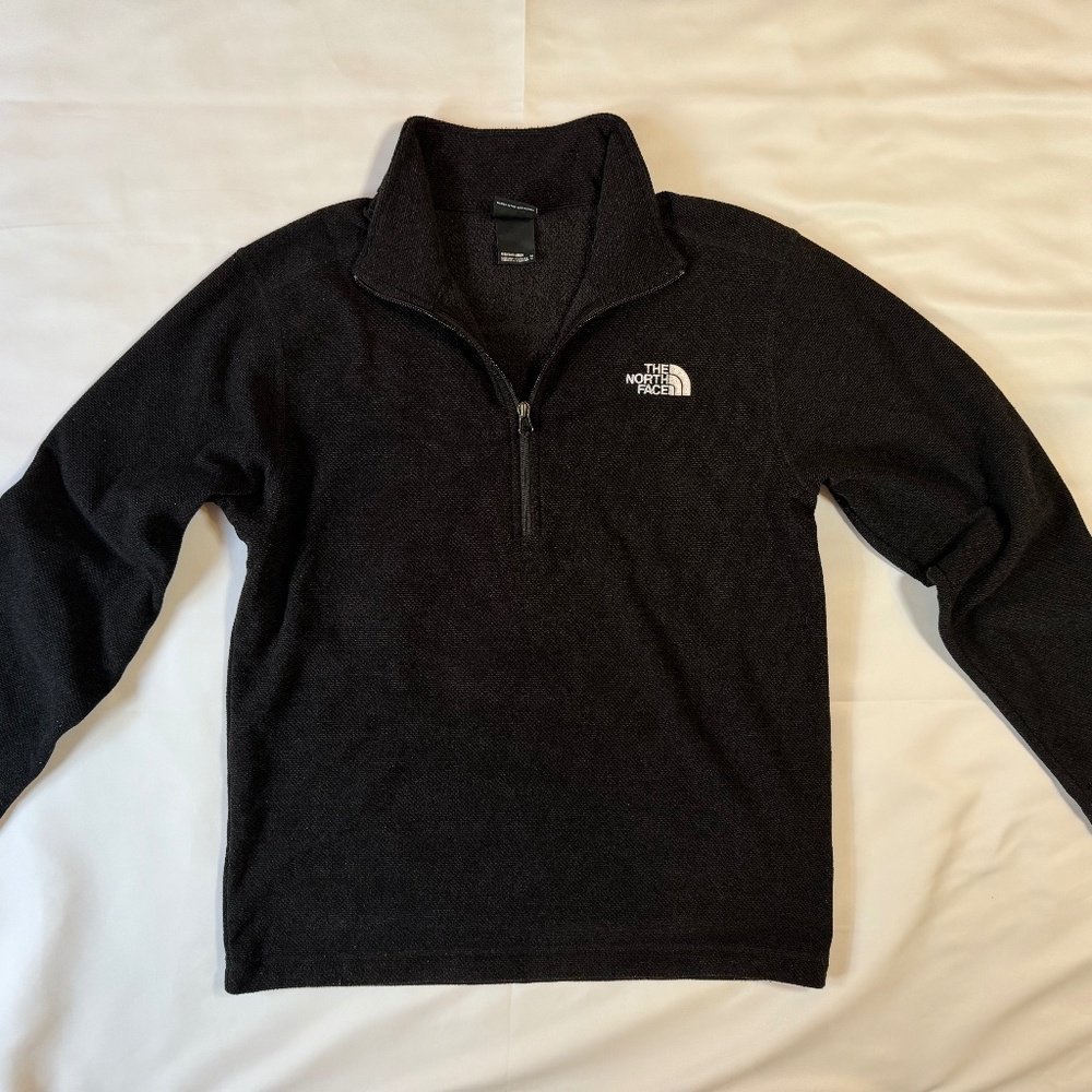 The North Face men’s half zip pullover- size medium